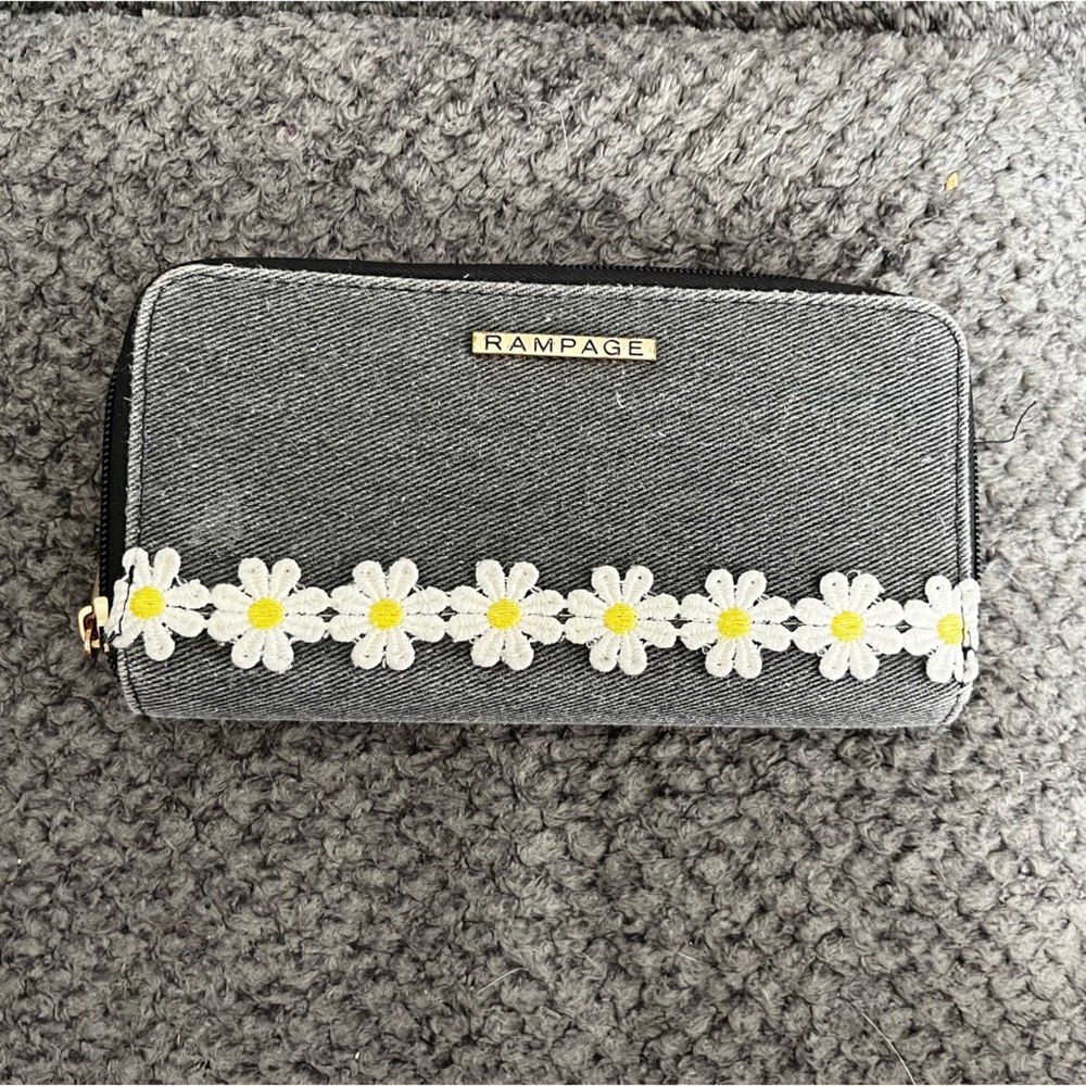 Rampage Daisy clutch wallet